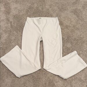 Lululemon cream ribbed wide leg joggers w zippers at the ankle 
Size 12